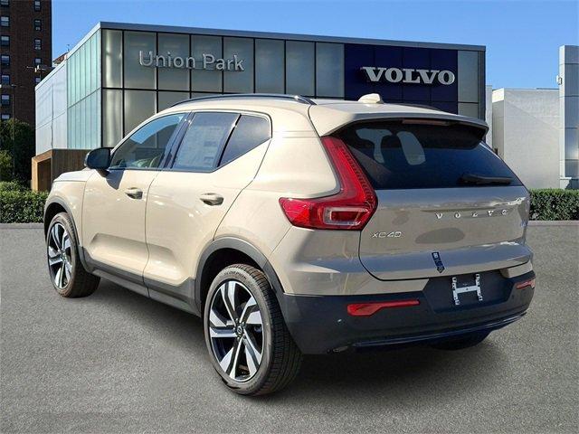 new 2025 Volvo XC40 car, priced at $50,025