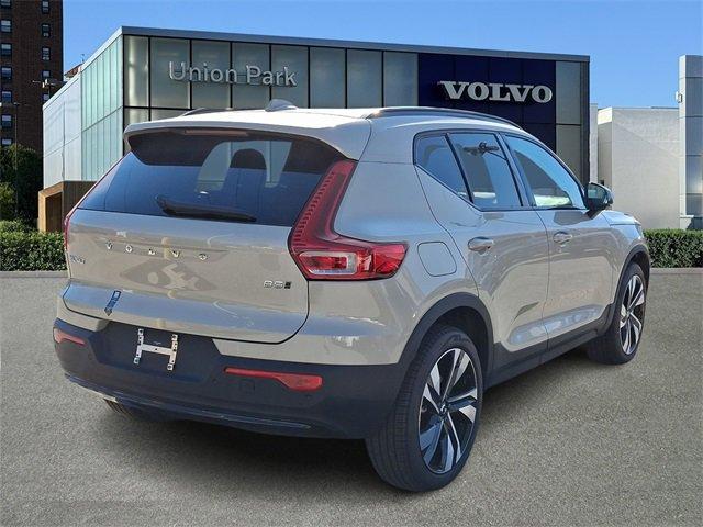 new 2025 Volvo XC40 car, priced at $50,025