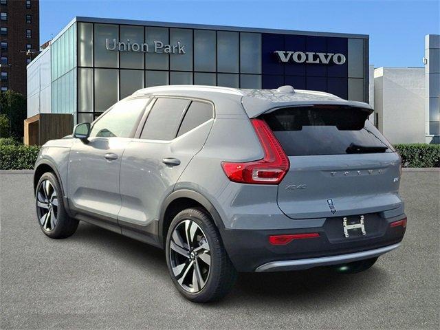 new 2025 Volvo XC40 car, priced at $51,040