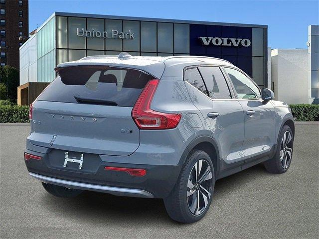 new 2025 Volvo XC40 car, priced at $51,040