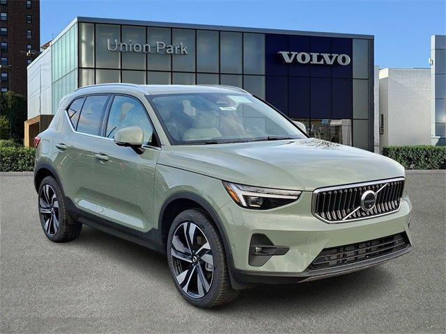 new 2025 Volvo XC40 car, priced at $50,825