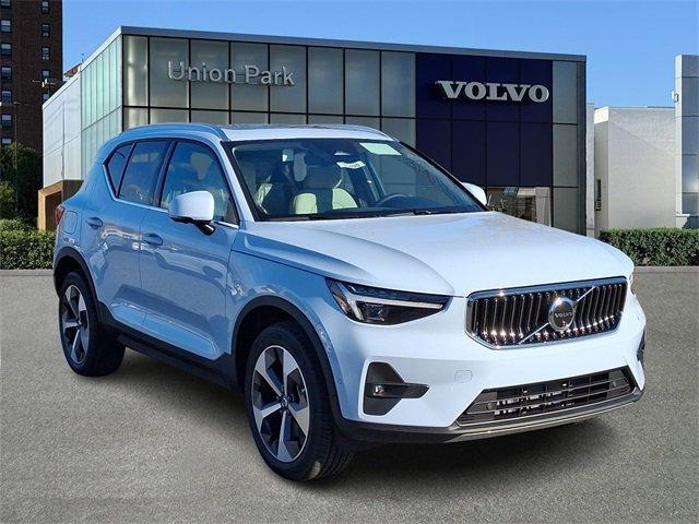 new 2025 Volvo XC40 car, priced at $48,315