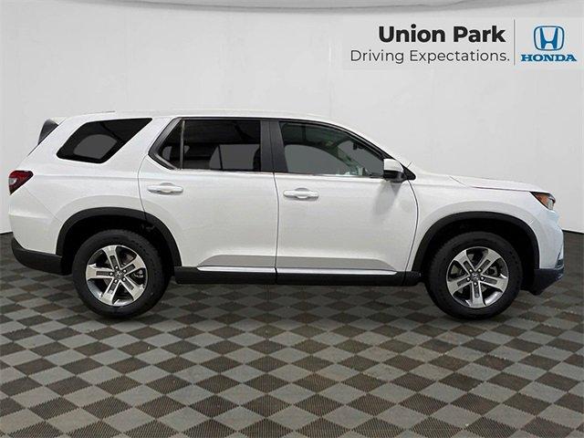 new 2025 Honda Pilot car, priced at $47,550