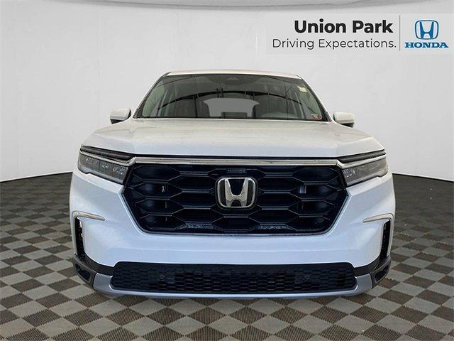 new 2025 Honda Pilot car, priced at $47,550