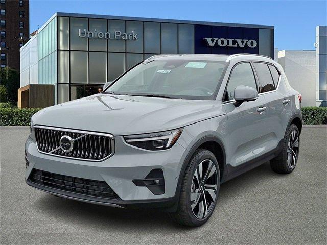 new 2025 Volvo XC40 car, priced at $51,040