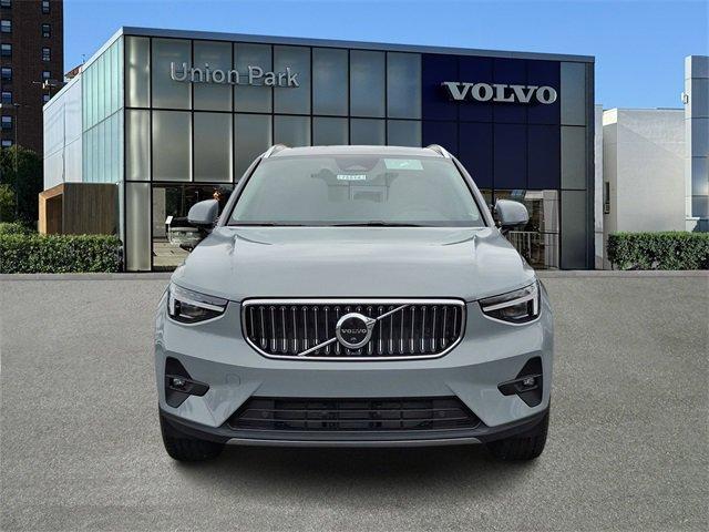 new 2025 Volvo XC40 car, priced at $51,040