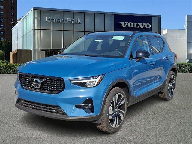 new 2024 Volvo XC40 car, priced at $50,885