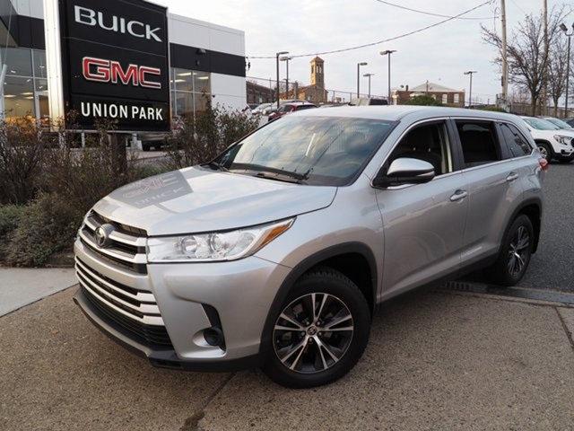 used 2019 Toyota Highlander car, priced at $27,988