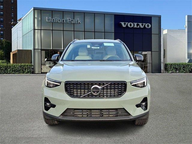 new 2025 Volvo XC40 car, priced at $52,000