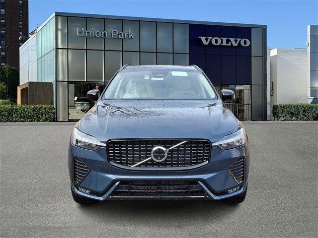 new 2025 Volvo XC60 car, priced at $55,335