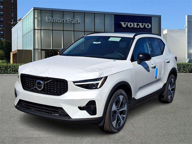 new 2025 Volvo XC40 car, priced at $48,315