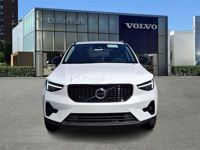 new 2025 Volvo XC40 car, priced at $48,315