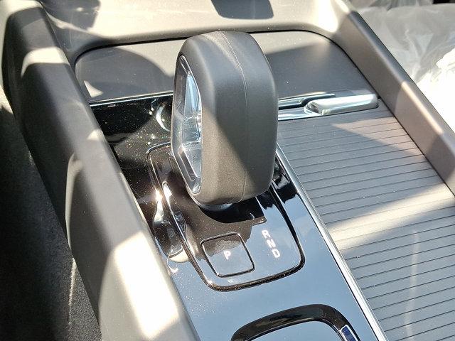 new 2025 Volvo XC60 car