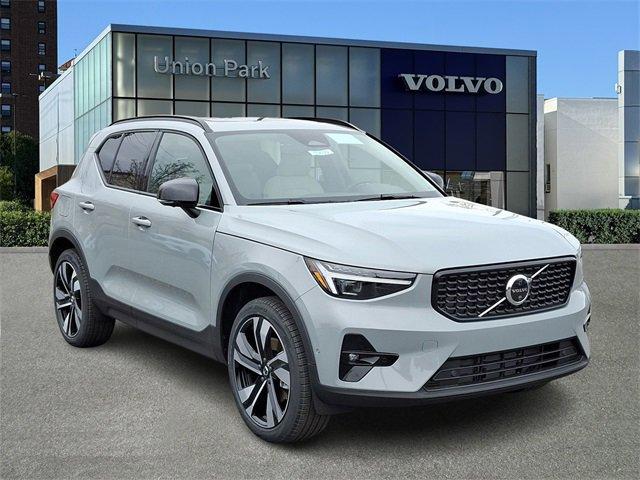 new 2025 Volvo XC40 car, priced at $49,790