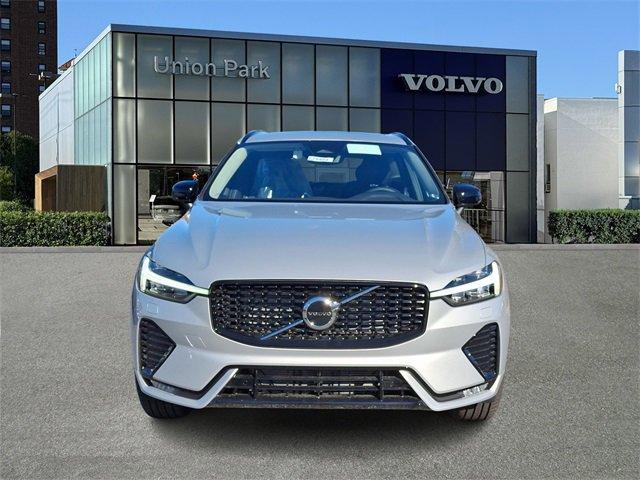 new 2025 Volvo XC60 car, priced at $51,075