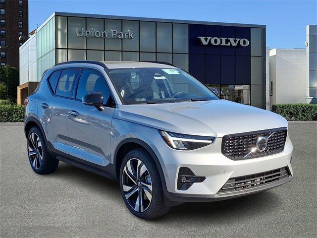 new 2025 Volvo XC40 car, priced at $48,820