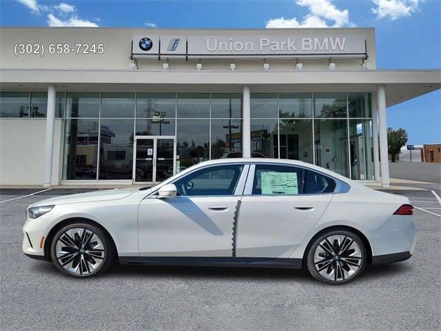 new 2024 BMW 540 car, priced at $76,815