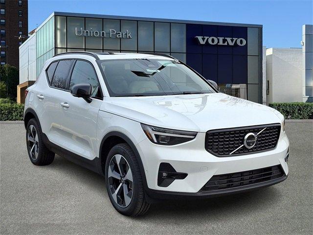 new 2025 Volvo XC40 car, priced at $47,145