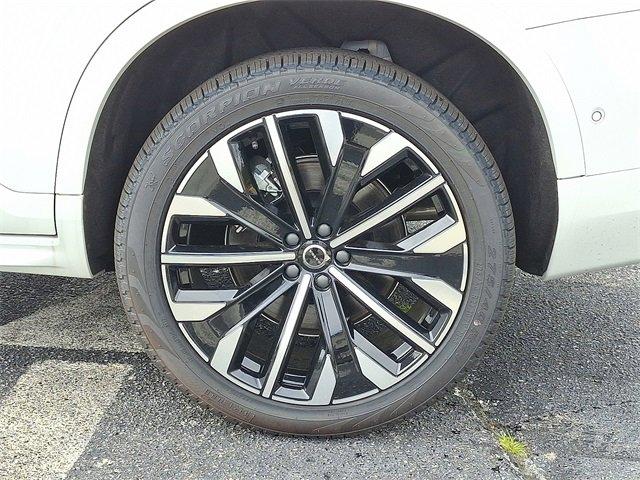 new 2025 Volvo XC90 car, priced at $69,155