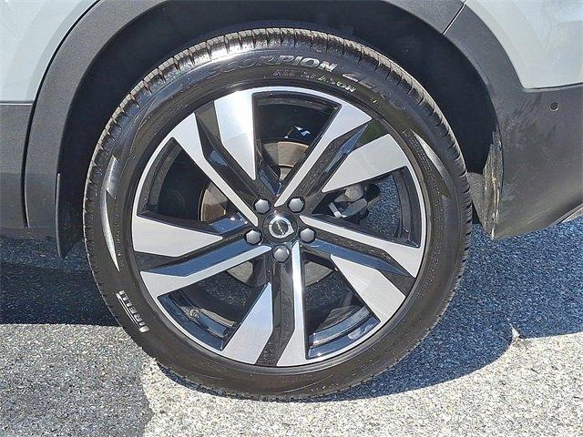new 2025 Volvo XC40 car, priced at $49,810