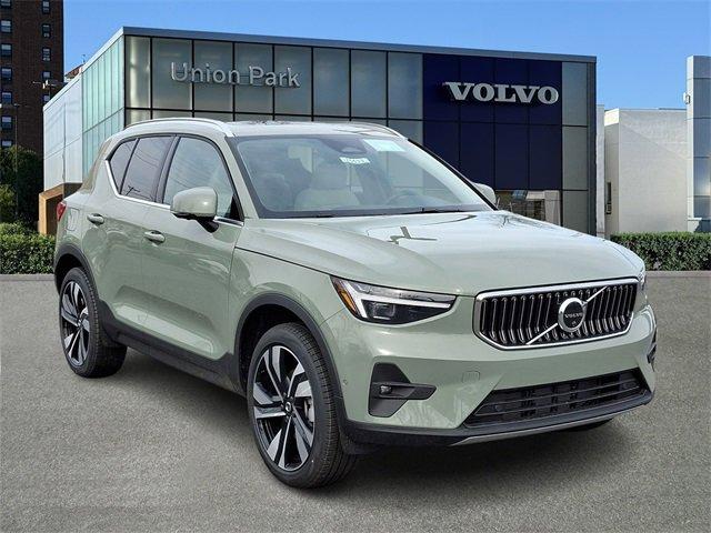 new 2025 Volvo XC40 car, priced at $52,215