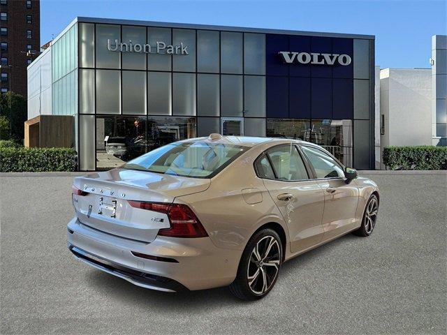 new 2024 Volvo S60 car, priced at $51,925