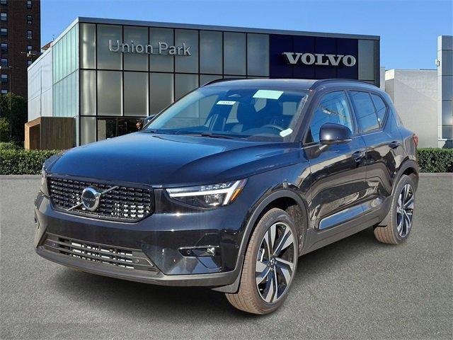 new 2025 Volvo XC40 car, priced at $52,215