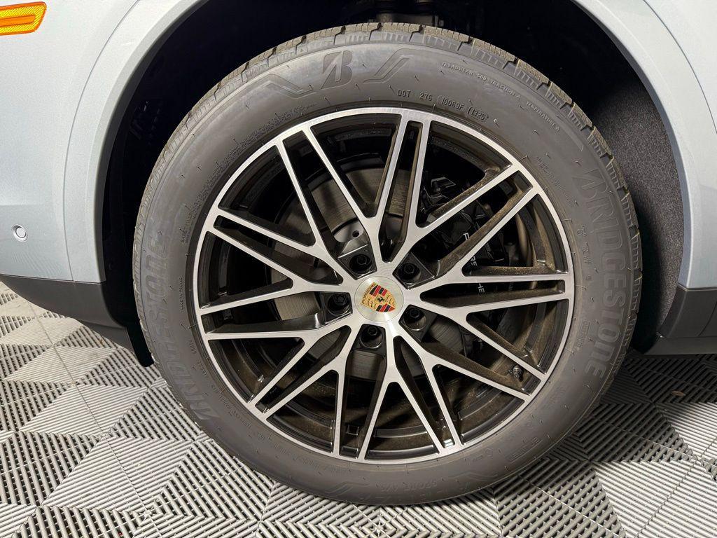 new 2025 Porsche Cayenne car, priced at $103,545