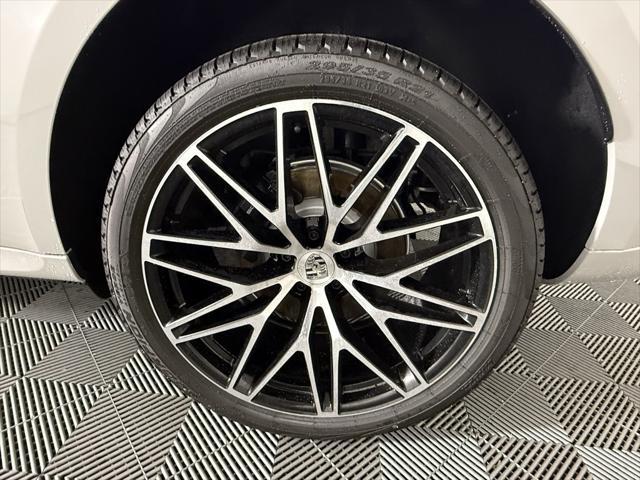 new 2025 Porsche Macan car