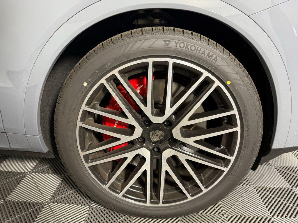 new 2025 Porsche Cayenne car, priced at $184,275