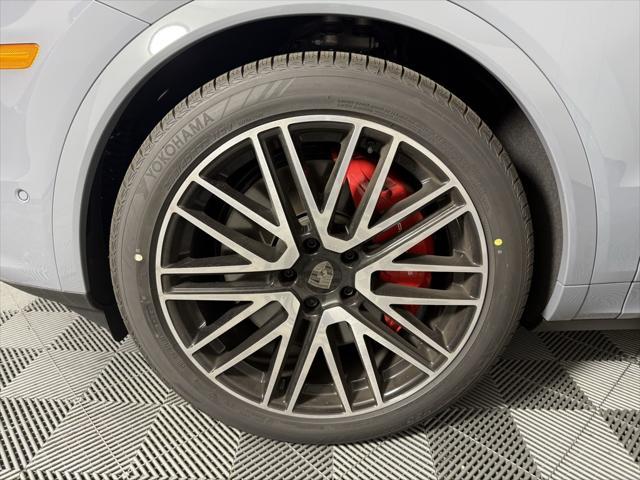 new 2025 Porsche Cayenne E-Hybrid car, priced at $184,275
