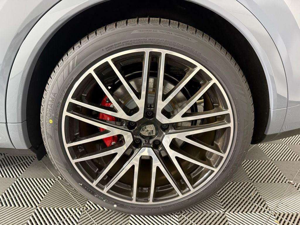 new 2025 Porsche Cayenne car, priced at $184,275