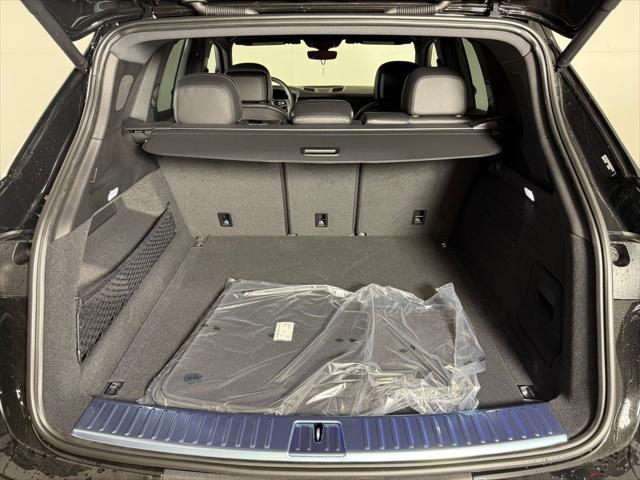 new 2025 Porsche Cayenne car