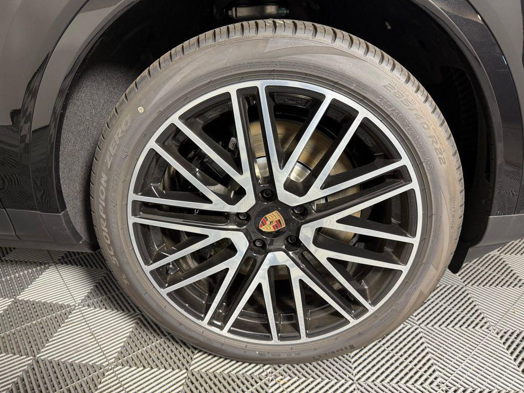 new 2025 Porsche Cayenne car, priced at $132,785
