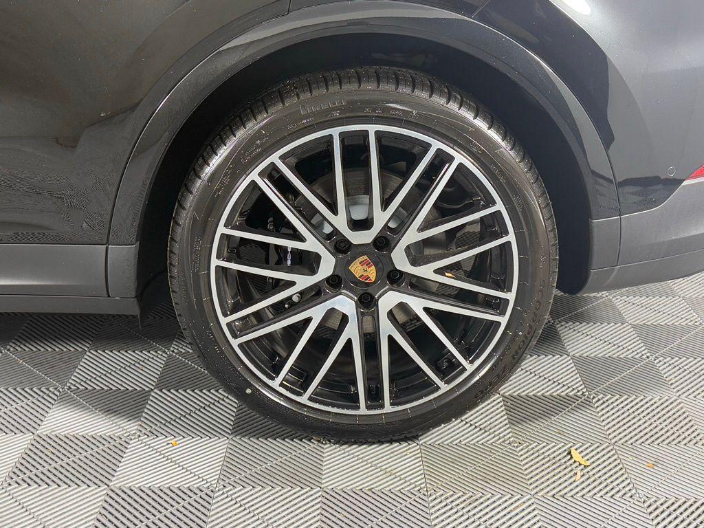 new 2025 Porsche Cayenne car, priced at $132,785