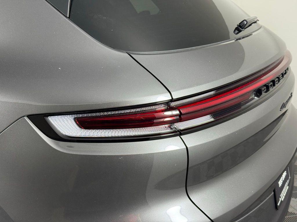 new 2025 Porsche Cayenne car, priced at $136,025
