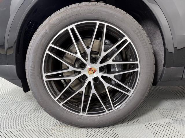 new 2025 Porsche Cayenne car