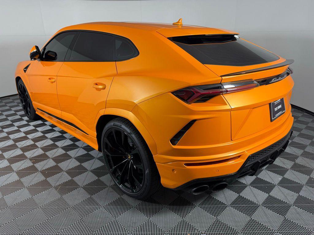 used 2022 Lamborghini Urus car, priced at $244,471