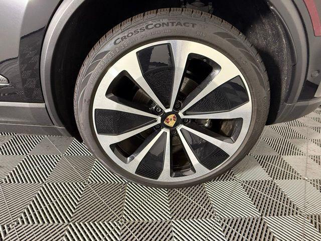 new 2025 Porsche Macan car