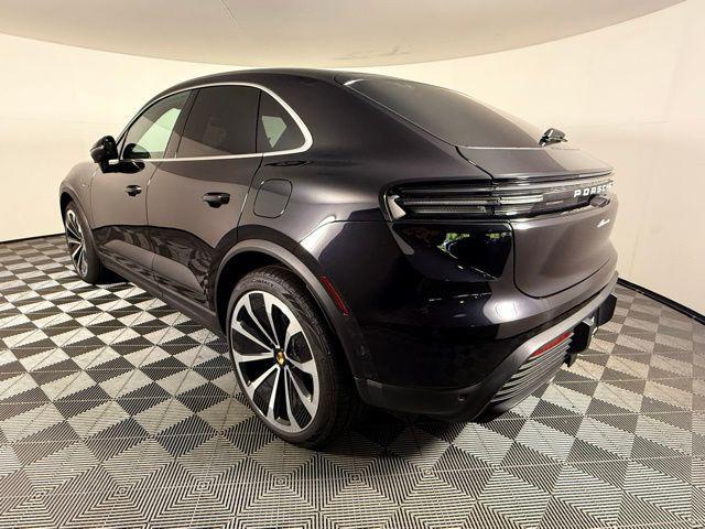 new 2025 Porsche Macan car