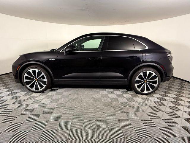 new 2025 Porsche Macan car