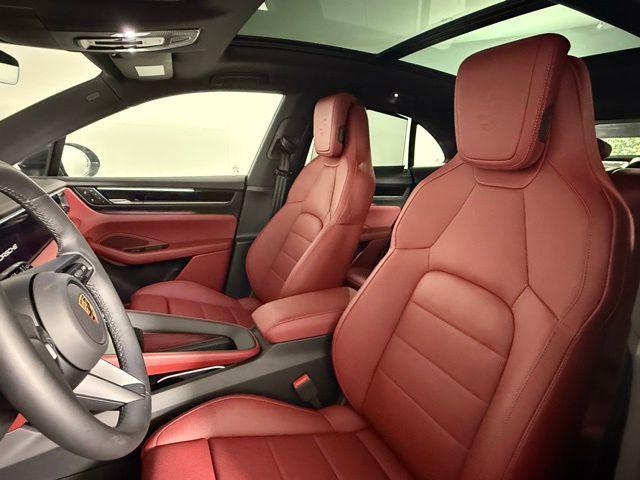 new 2025 Porsche Macan car