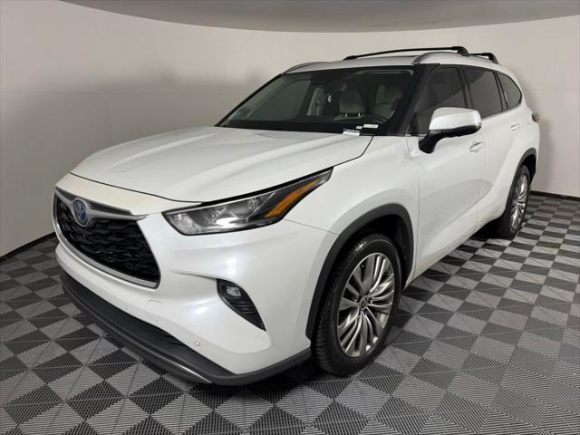 used 2022 Toyota Highlander Hybrid car, priced at $39,576