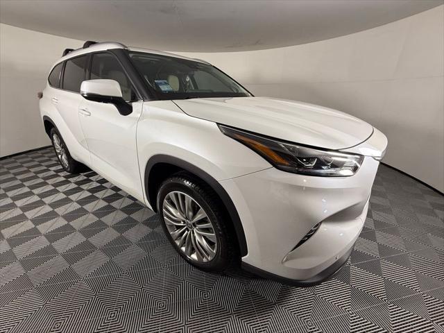 used 2022 Toyota Highlander Hybrid car, priced at $39,576