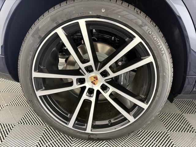 new 2025 Porsche Cayenne car, priced at $112,775