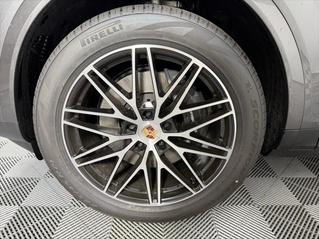 new 2025 Porsche Cayenne car