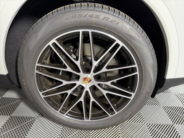 new 2025 Porsche Cayenne car, priced at $106,635