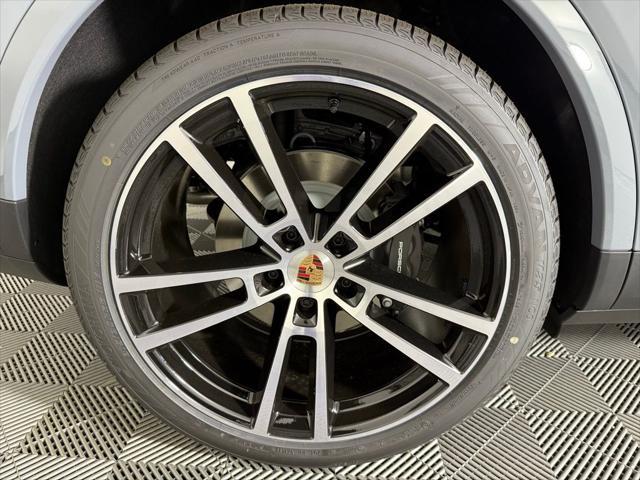 new 2025 Porsche Cayenne car, priced at $105,775
