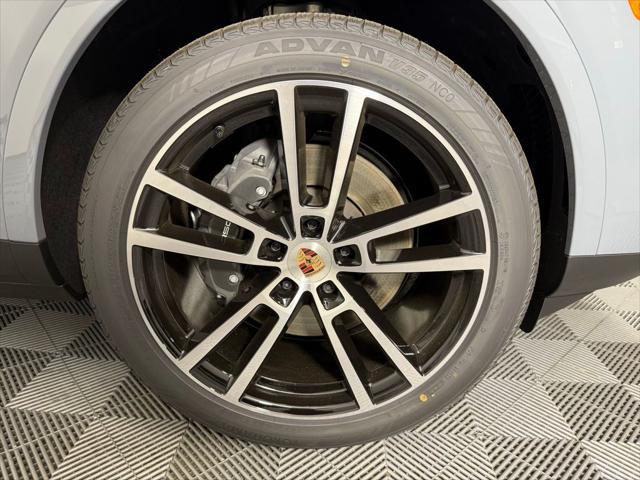 new 2025 Porsche Cayenne car, priced at $105,775