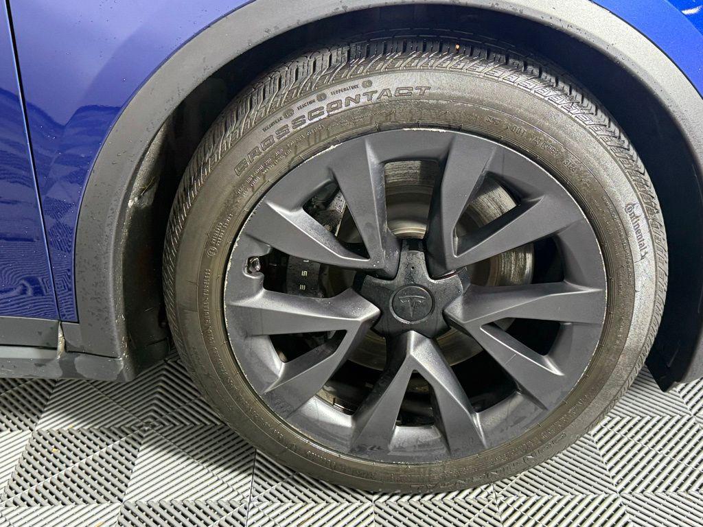 used 2022 Tesla Model X car, priced at $39,879